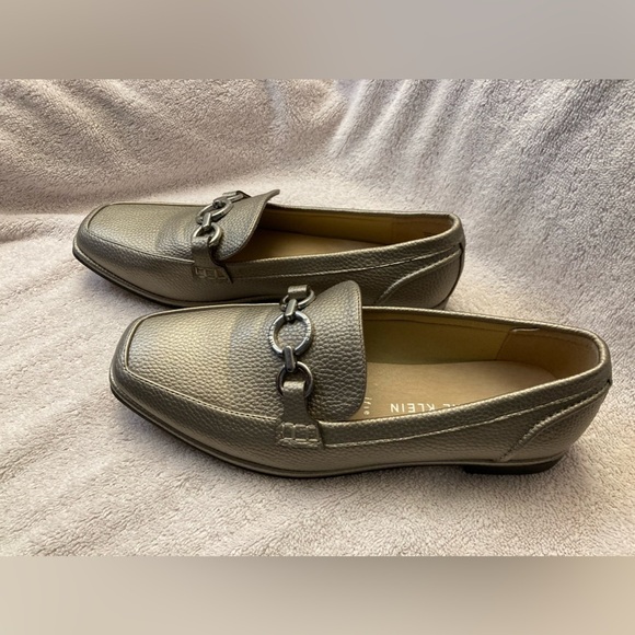 EUC Arlette Loafer Slip-on Pewter Anne Klein Like New Size 9M - Picture 4 of 5
